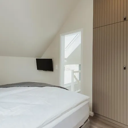 Neu Rügen Resørt Großzügige, Gemütliche Doppelhaushälfte Helge Mit Terrasse Ferienhaus Sagard