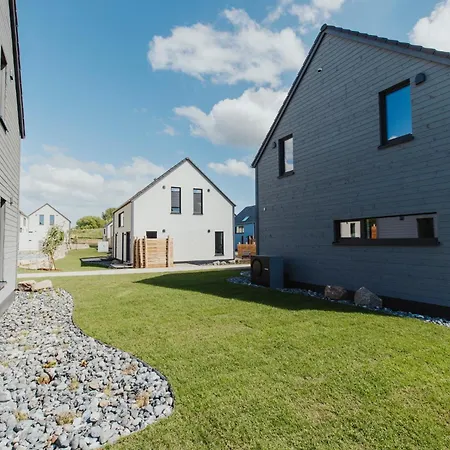 Ferienhaus Neu Rügen Resørt Großzügige, Gemütliche Doppelhaushälfte Helge Mit Terrasse Sagard